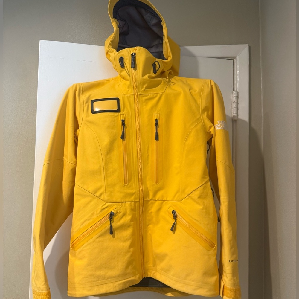 The North Face Women’s Summit Series FutureLight 3L Performance Shell